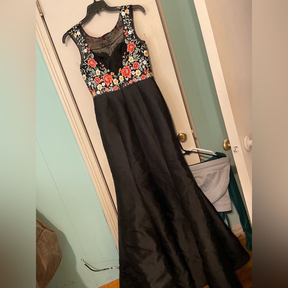 Prom dress only worn once Size large